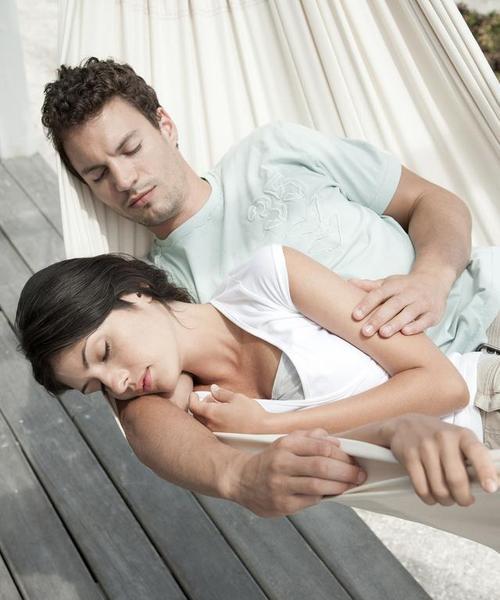 老公喜欢老婆出轨怎么办？男人挽回婚姻的实用指南（忠诚、沟通、改变、信任、自我价值、爱情、成长）-第1张图片-恋语空间