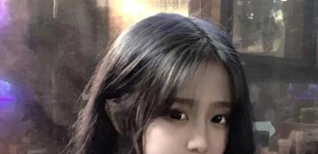 女生想让你约她的10个信号（从微笑到主动接触，这些信号表明她对你感兴趣）