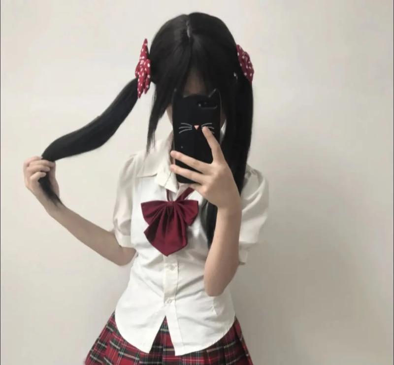 搭讪必修！不同类型女生的网络诱惑秘籍（根据不同性格，把握搭讪技巧，成功追到她）-第1张图片-恋语空间