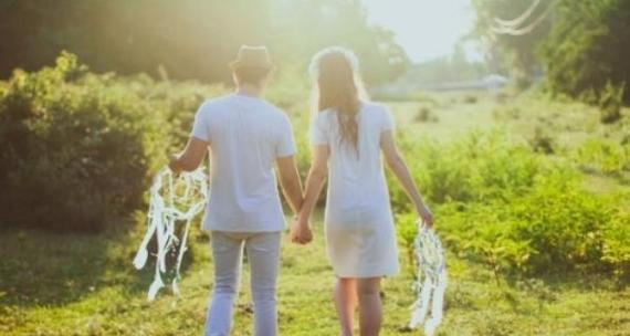 男人出轨后，该不该原谅？（婚姻中的危机、复合的难度和决定原谅的因素。）-第1张图片-恋语空间