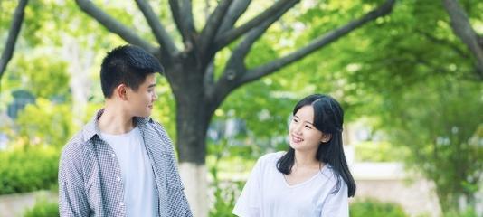 女生相亲前的必备准备（从心理到外貌，全方位把握相亲先机）-第1张图片-恋语空间